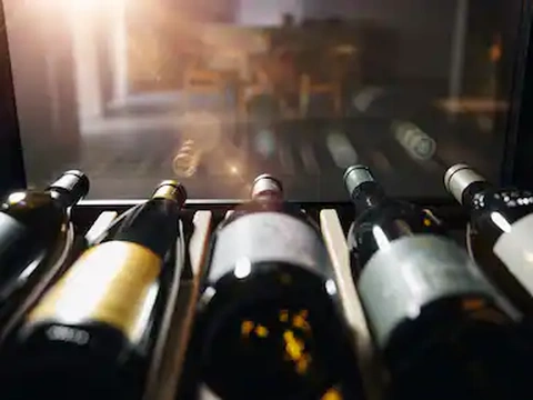  KWTUS 7096 E Tezgah Altı Şarap Dolabı