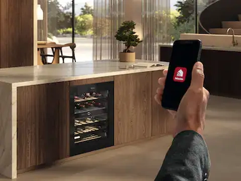  KWTUS 7096 E Tezgah Altı Şarap Dolabı