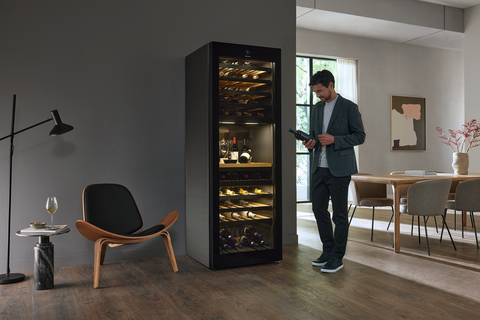  KWT 4999 F - Solo Şarap Dolabı